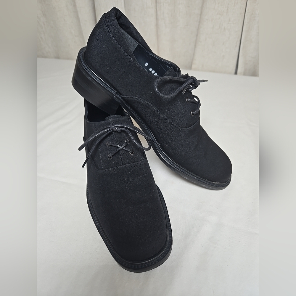 Stuart Weitzman Ladies Black Gore-Tex Suede Like Oxfords Size 6 Exc. Condition